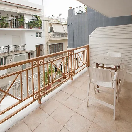 Laura 3* Skiathos Town