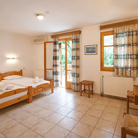 Laura Affittacamere Città di Skiathos