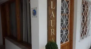 Laura 3*