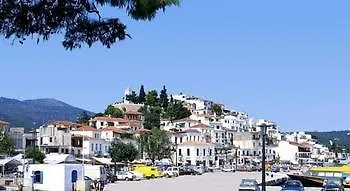 Laura Πανσιόν