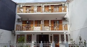 Laura Πανσιόν Σκιάθος Πόλη