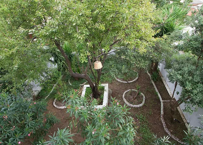 Laura Skiathos Guest house