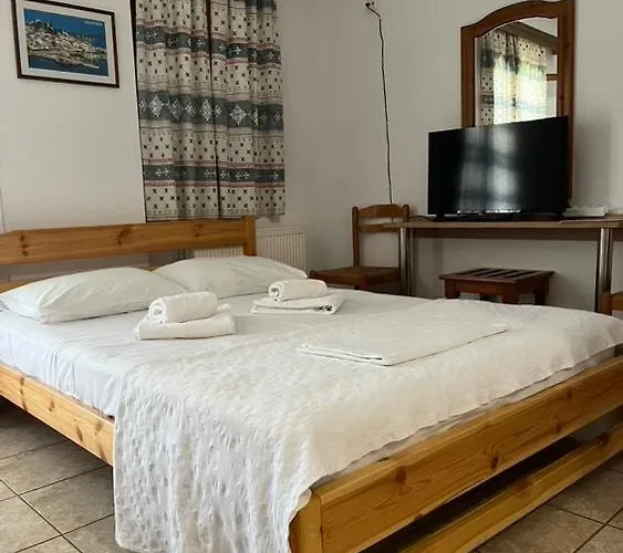 Laura Skiathos Guest house