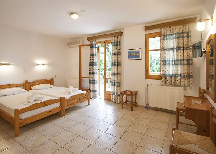 Laura Skiathos Guest house 3*