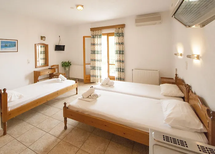 Guest house Laura Skiathos 3*
