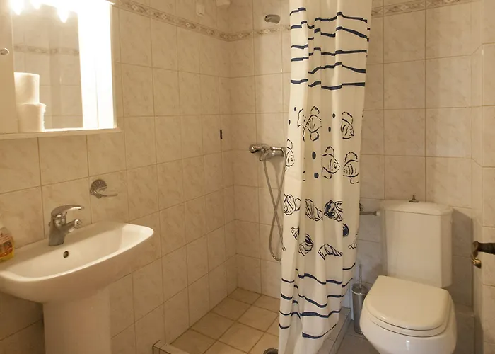 Guest house Laura Skiathos 3*