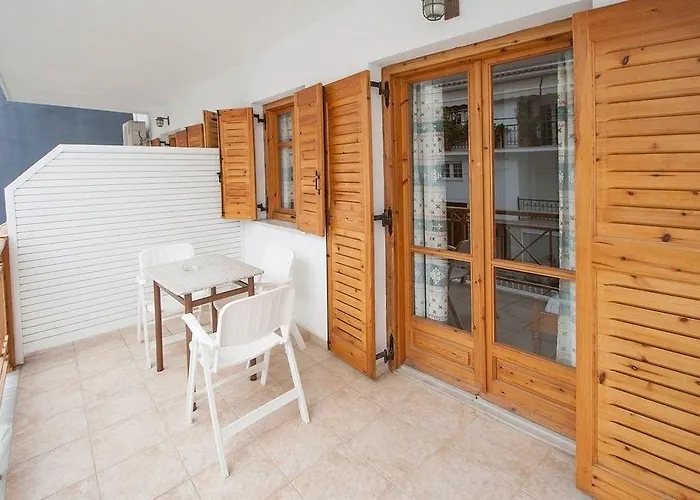 Laura Skiathos Guest house