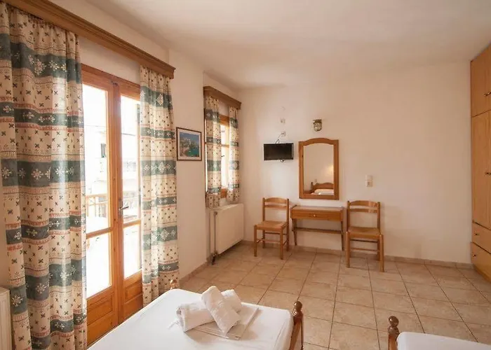 Guest house Laura Skiathos 3*